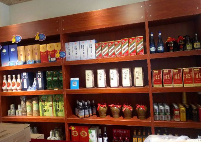 为何街边烟酒行少有人进店，却依然盈利？揭秘烟草制品零售内幕